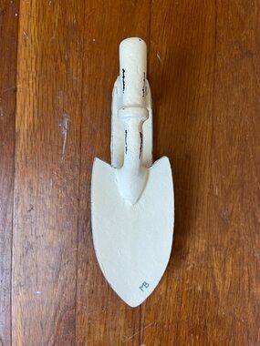 NEW Marjolein Bastin Decorative Garden Trowel Door Knocker